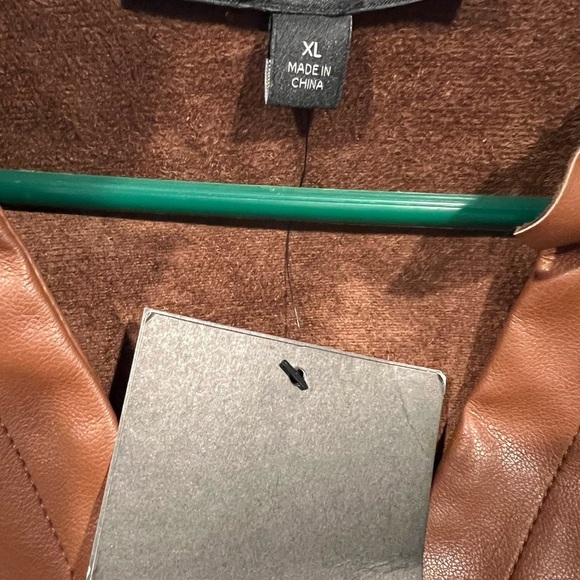 Marc New York Size XL Faux Leather Blouse Ruffle V-Neck Long Puff Sleeves - Picture 4 of 7